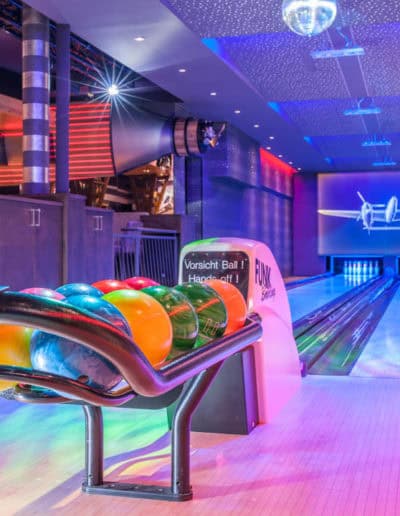 Racks Returns Funk Bowling, Funk Nordamerika