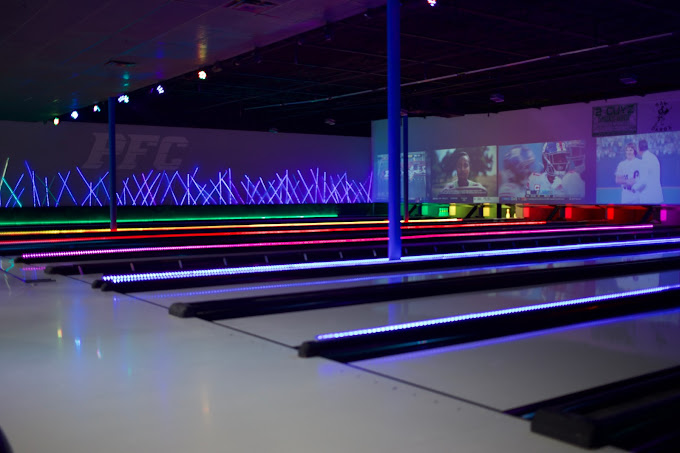 Vollständiger Ausbau von 14 Fahrspuren im Fun Center – Portales, New Mexico