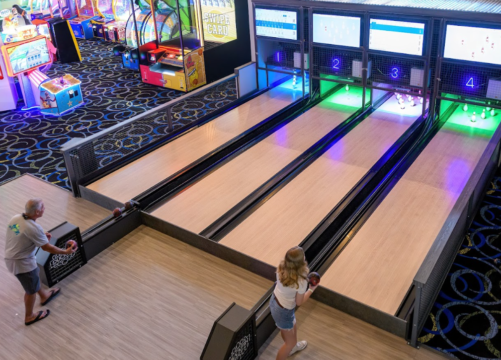 Duckpin Bowling At Game Changer Fun Center Inside Lanier Islands In Georgia 4, Funk Nordamerika