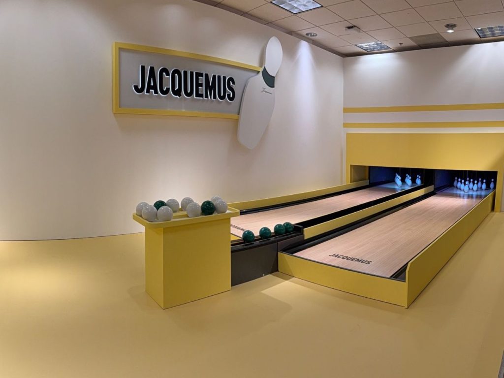 Mall Duckpin Bowling Installation Nieman Marcus Funk Bowling, Funk Bowling