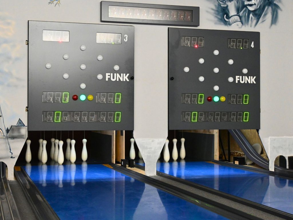 Ninepin-Installation-Ulm-Germany-Funk