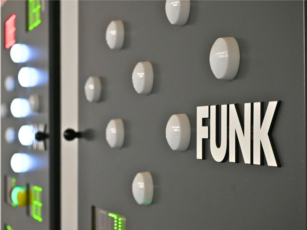 Installation-Ulm-Germany-Funk