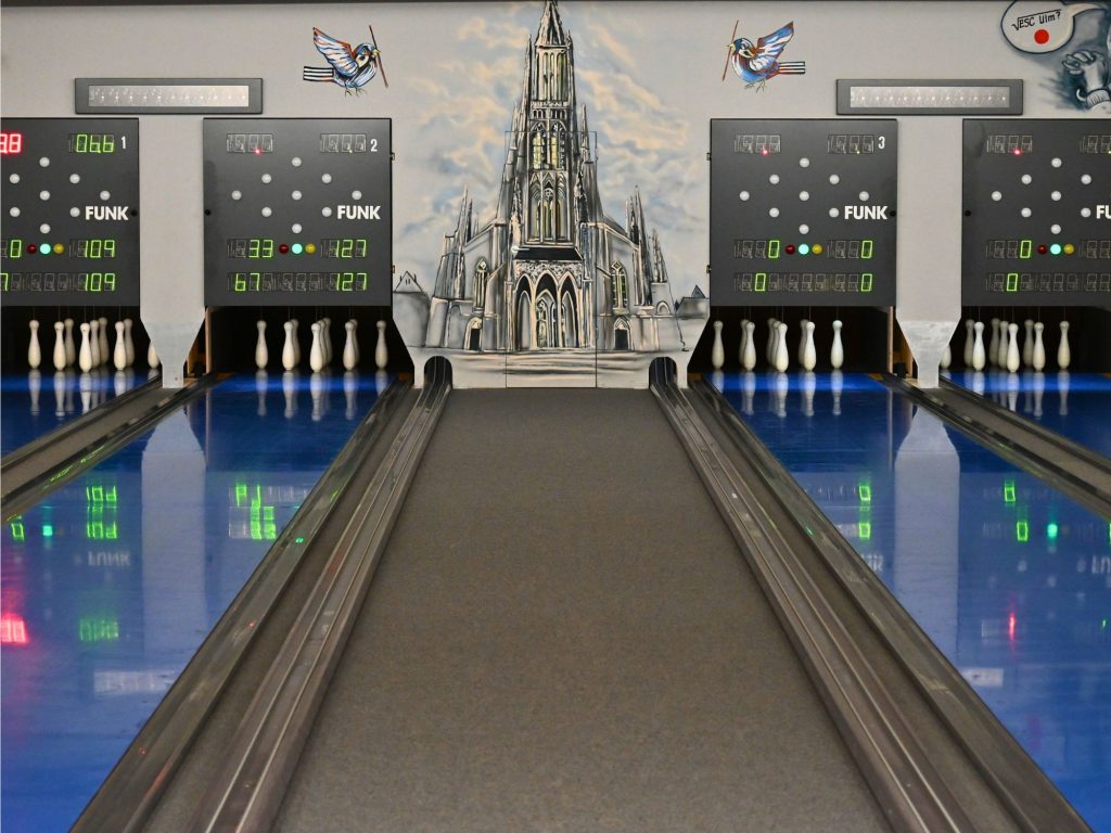 Ninepin-Installation-Ulm-Germany-Funk