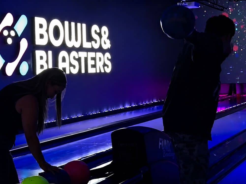 Social Gaming Bowls And Blasters 05, Funk Bowling